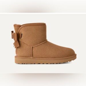 UGG Ultra Mini Bailey Leather Bow Size 8